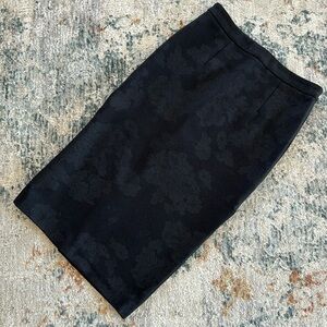 1.State Black Stretchy Pencil Midi Skirt with Flowers Print, Size XS